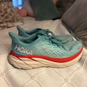 Blue hokas